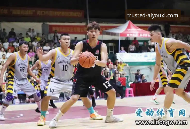 爱游戏app官方下载 青春风暴的终极对决:直板快攻与坚韧意志的较量